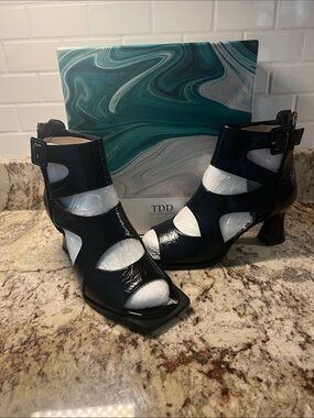 Black Cutout Block Heel Sandals